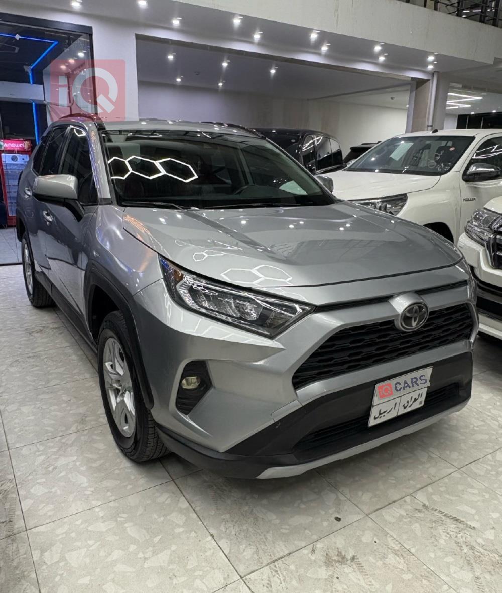 تۆیۆتا ڕاڤ 4